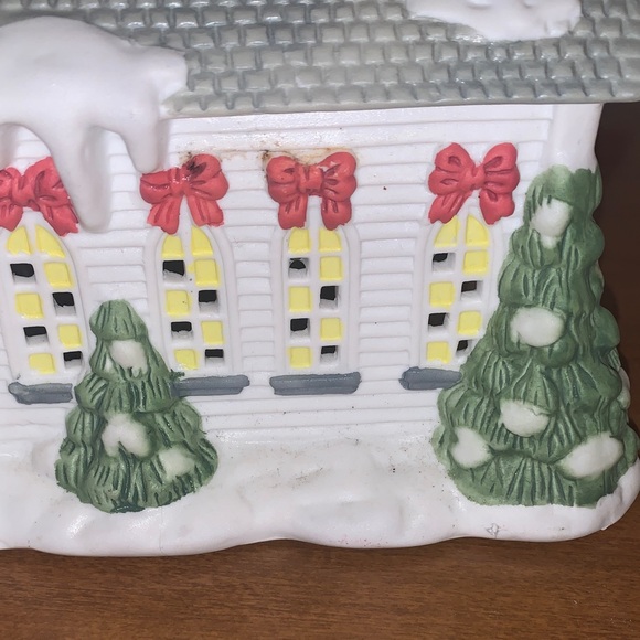 PartyLite Festive Church with Red Door and Green Accents - Picture 3 of 11